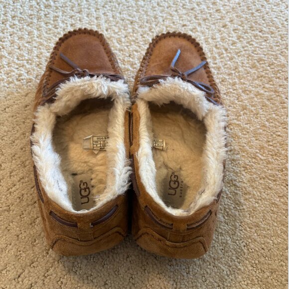 Ugg Moccasins, Women's Size 8 - Picture 4 of 4